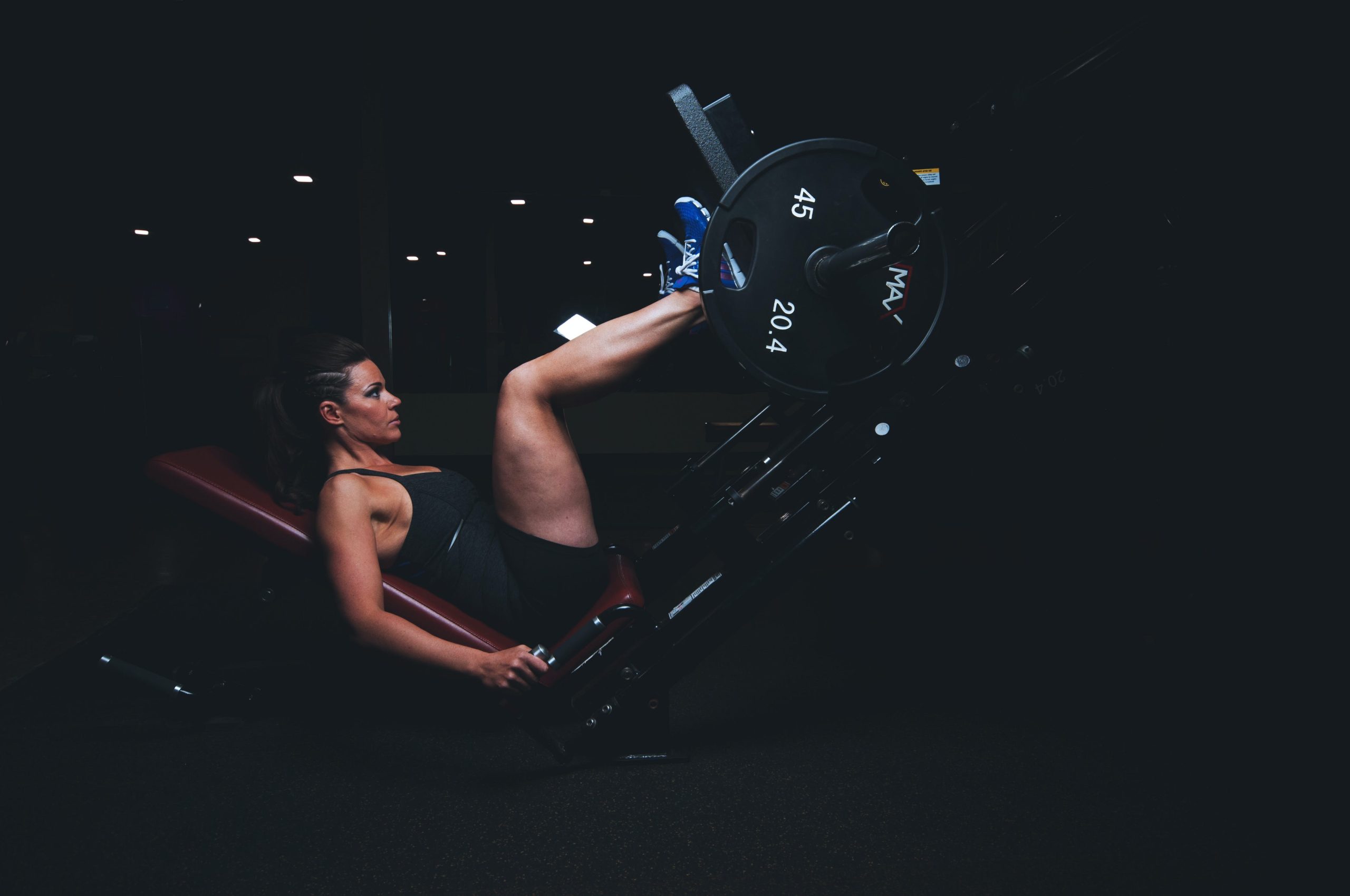 A-lady-doing-Leg-Press